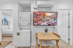 2BR Home Dtown Campbell /Pet Friendly /AC &Parking - Image 5
