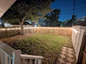 Charming Lux Gem in Med Center! | 2 K Bds + Patio - Image 5