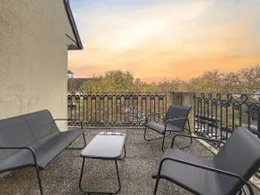 City center apartment with terrace - Image 3