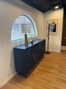 Modern River-View Loft in Historic Boneyfiddle - Image 4