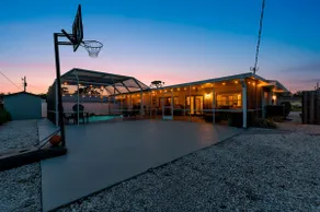 Fresh 5Bedroom w/ Heated Pool Mins to Siesta Beach - Image 2
