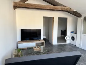 Quiet and bright 2 bedroom - Image 2