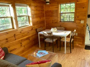 Cliff’s Edge Cottage Lakeview - Tranquil Escape - Image 5