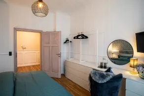 Exclusive Art Nouveau residence with balcony - Image 3
