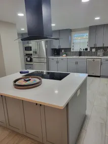 Comfortable 6 bedroom with in-law suite - Image 3