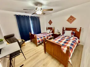 Entire Cozy Apartment Fully Renovated Modern Style - Image 4