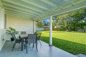 Large Family Villa with Large Patio and BBQ - Image 5