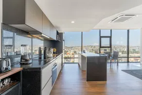 Downtown, comfortable, 5 minutes from the border! - Image 5