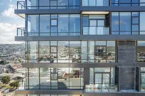 Downtown, comfortable, 5 minutes from the border! - Image 2