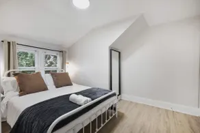 2 BR 1 Bath Apt with Parking and Close to all Amenities - Image 2