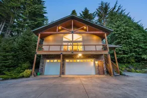 Gated Hideaway Guesthouse - Kayaks+Lake+3 Car Grg - Image 2