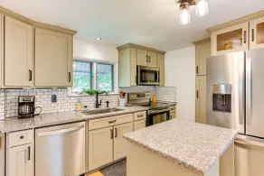 2-BR House | Pet-Friendly | Wi-Fi & Smart TV - Image 3