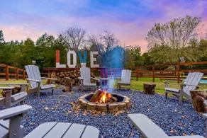 The Unbrined Getaway:Pickleball, HotTub, Dogs &Fun - Image 4