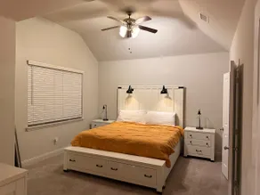 The River Walk Retreat • Cozy, Spacious & Modern - Image 4