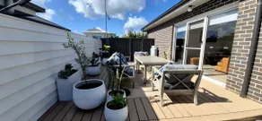 Blue Water Lane Apartment Stylish Coastal Retreat for Two - Image 2