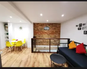 4 sleeps and travel cot- close to beach and restaurants - Image 5