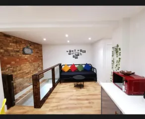 4 sleeps and travel cot- close to beach and restaurants - Image 2