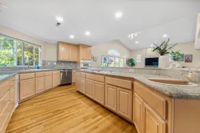 Quiet Cozy 3B/3BA in a Prime Location in Cupertino - Image 4