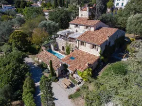 House XVII - Authenticity and contemporary luxury - Image 2