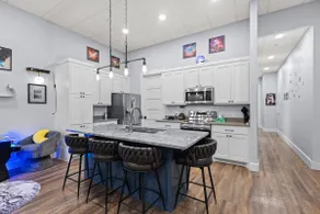 Shops, Drinks & Eats • Entertainment Loft•Sleeps 7 - Image 5