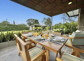 LuxeCountryVilla-Pool-BBQ-10MinCoffeePark-AC - Image 2