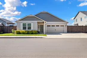 Spacious 4BR King Suite Near Autzen UofO Hayward - Image 3