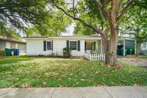 Charming Modern Cottage Near Downtown Fort Worth - Image 4