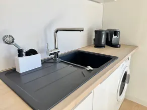 Modern, bright temporary home in a top location - Image 2