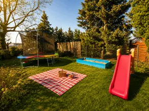 Perfect for families: play garden, lake & city - Image 5