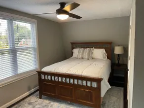 Quiet 3 Bedroom home Near downtown - Image 4