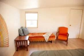Coastal One Bedroom Entire Guest House - Image 3