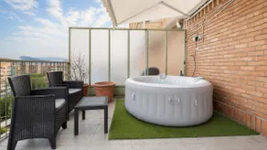 Relaxation oasis | Jacuzzi | Top floor - Image 2