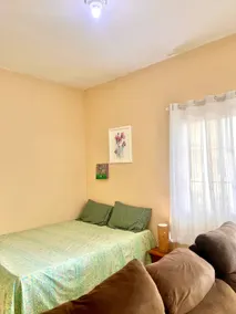 Family home near the beach - Image 3