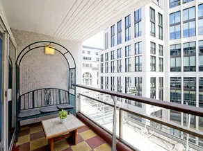 Tottenham Court Road, 2 bed, balcony, lift - Image 4
