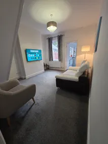 Entire house in Wrexham, United kingdom - Image 2