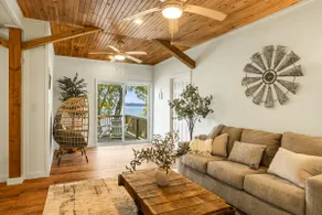 Chic Lake Cabin - ”Maple” [NEW] - Image 3