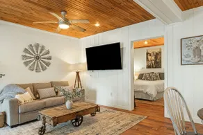 Chic Lake Cabin - ”Maple” [NEW] - Image 5