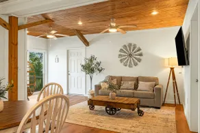 Chic Lake Cabin - ”Maple” [NEW] - Image 4