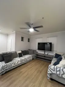 Modern/Comfort Stay ~ New - Image 3