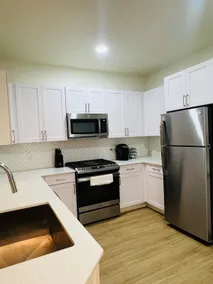 Modern/Comfort Stay ~ New - Image 2