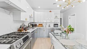 Elegant 2BR-2BA Spacious Escape with Rooftop Near - Image 5