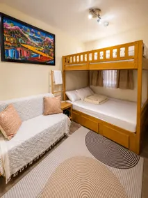 Fullerton Suites - Image 2