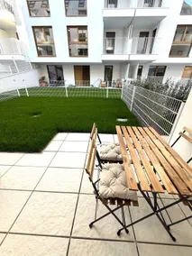 Brand New, Central Apartment with Own Garden - Image 3