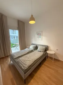 Brand New, Central Apartment with Own Garden - Image 2