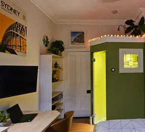 Bright Sunny Tiny Home Sydney - Newtown - Image 3