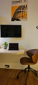 Bright Sunny Tiny Home Sydney - Newtown - Image 2