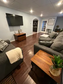 The Falconer Flat - Family and Business Friendly - Image 2