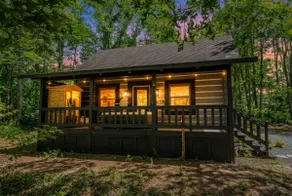 Honeymoon Lodge. Sauna! Hot Tub! 75”TV! King Bed! - Image 2