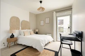 Beautiful bright industrial-style house - Image 4