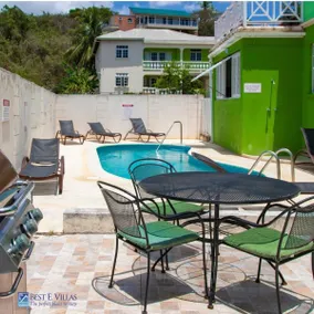 Three Bedroom 2 Bathroom Apt With Pool Near Beach. - Image 4